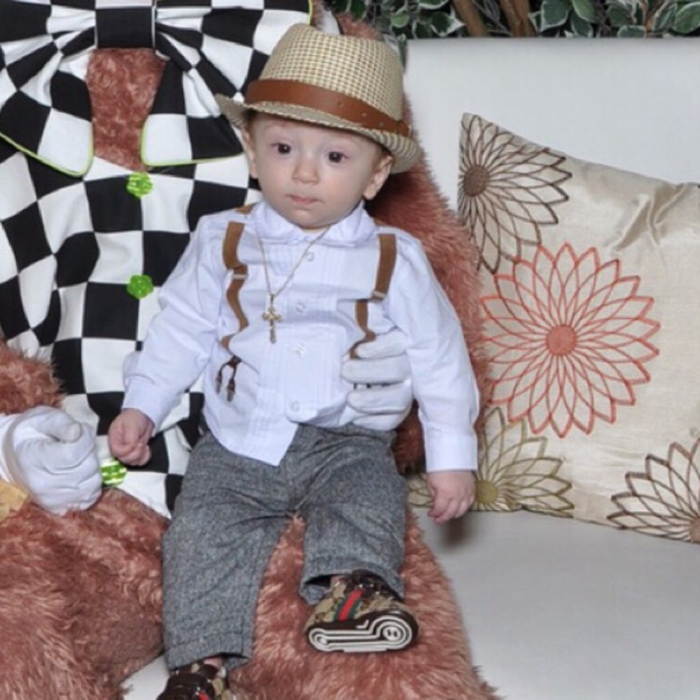 Miniclasix set with fedora hat.